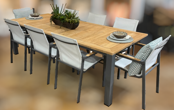 Q-works cube dining