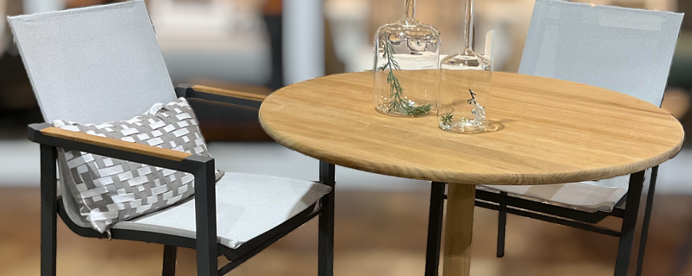 Q-works Vera pedestal bistro table